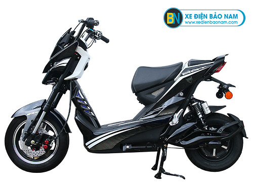 Xe máy điện Before All Jeek Bat màu trắng