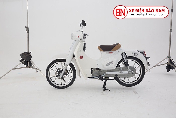 Xe máy Cub Classic Espero Detech 50cc màu trắng