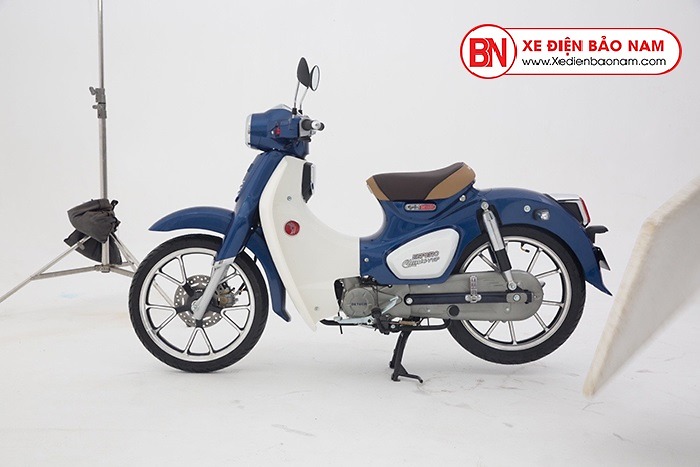 Xe máy Cub Classic Espero Detech 50cc màu xanh