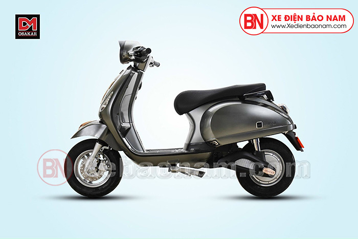 Xe máy điện Classy Osakar màu xám bóng
